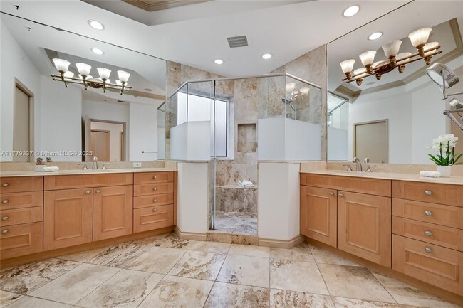 Building Photo - 13611 Deering Bay Dr