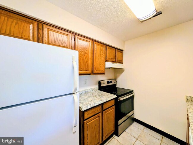 Foto del edificio - 2313 Ravens Crest Dr