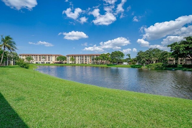 Building Photo - 1238 S Military Trail