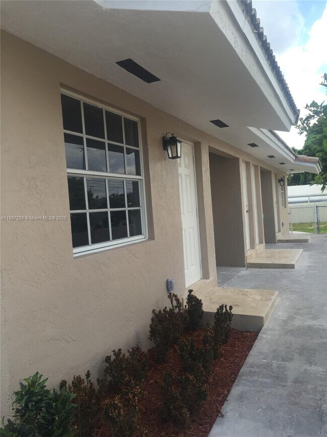 Foto del edificio - 8719 SW 38th St