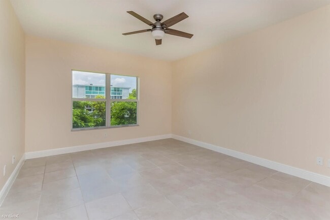 Building Photo - 3 br, 2.5 bath Townhome - 1857 Spoonbill Ct