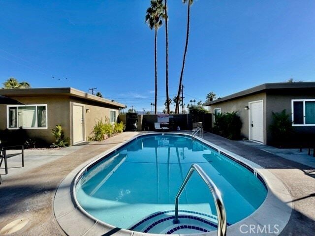Foto del edificio - 45521 Sunset Ln