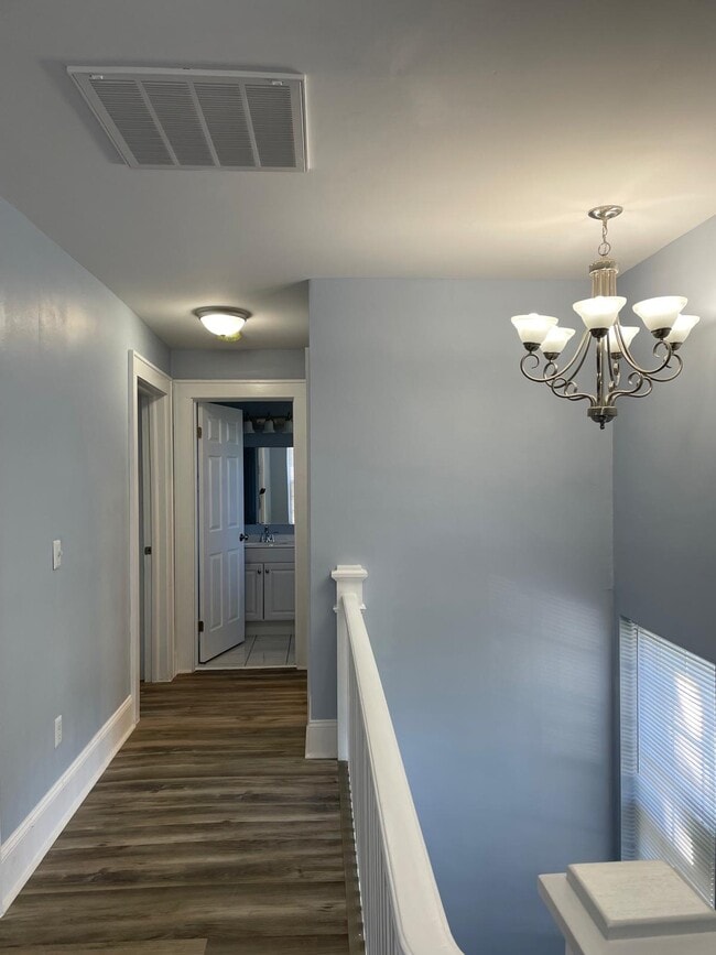 Building Photo - 514 S 4th St