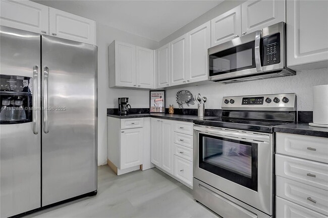 Foto del edificio - 2200 SW 21st St