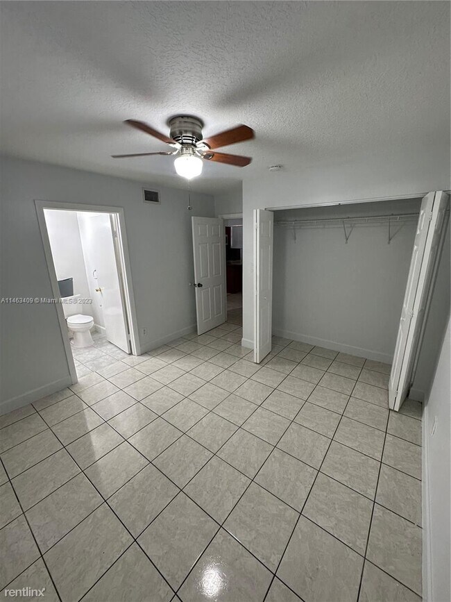 Foto del edificio - 3 br, 2 bath House - 14180 NW 22nd Ave Apt 1