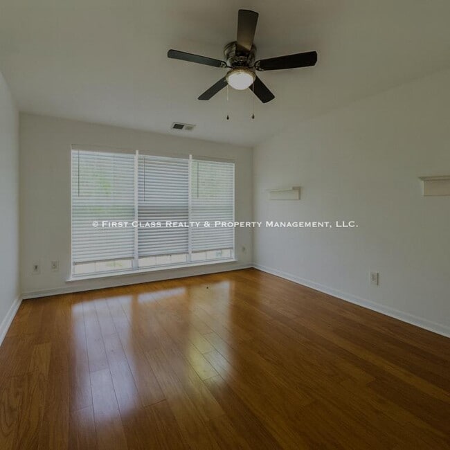 Foto del edificio - 1444 Rumstone Ln