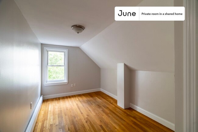 Building Photo - Room in Shared 5 bed/1.5 bath home