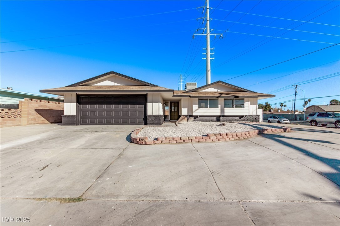 Primary Photo - 2368 Winterwood Blvd
