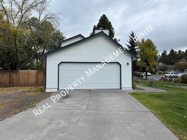 Foto del edificio - 1954 NE Red Rock Ln