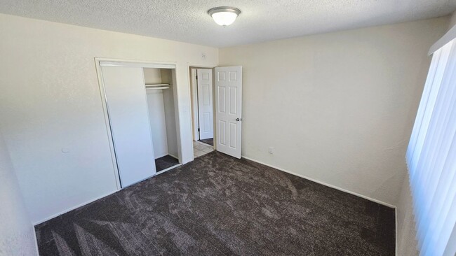 Foto del edificio - 1210 W Stoneridge Ct