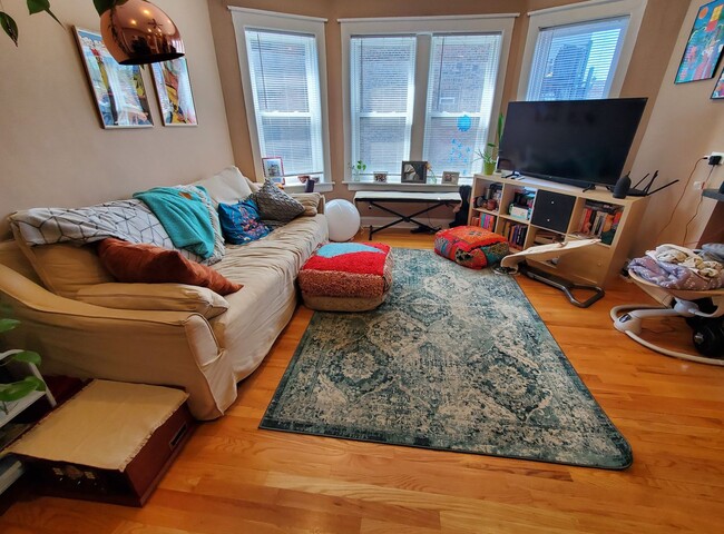 Foto del edificio - East Albany Park – Updated 1-Bedroom Apt –...