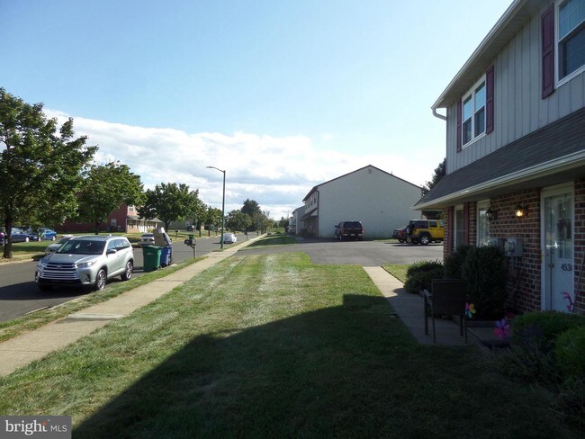 Building Photo - 4538 Rosemarie Dr
