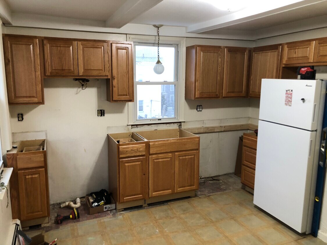 Building Photo - 8 Mead Ct