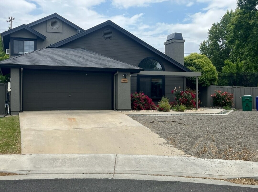 Building Photo - 940 Wade Dr