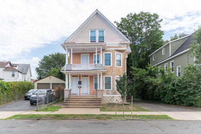 Building Photo - 255 County St