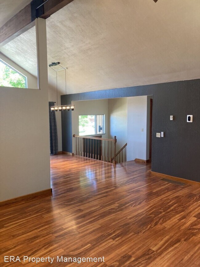 Foto del edificio - 4 br, 2 bath House - 745 W Mountain View Dr