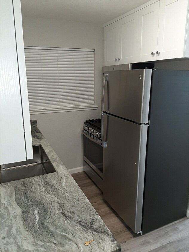 Foto principal - 7331 Alexander St