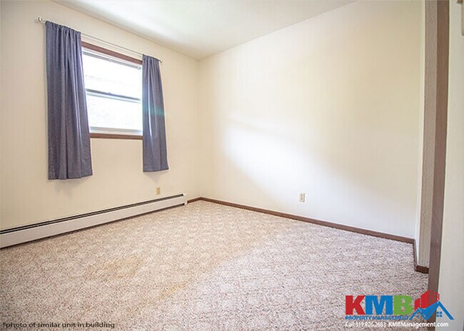 Building Photo - 709 Meadow Lane Ct SE
