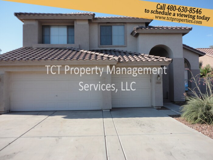 Primary Photo - Large 4 Bed/2.5 Bath with 3 car garage in Glendale!