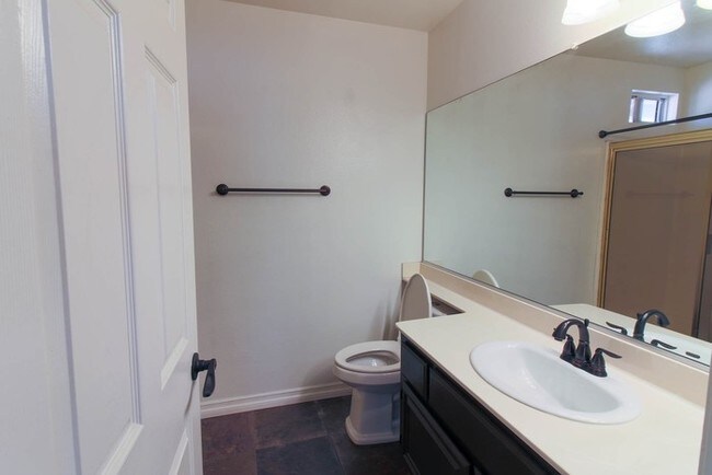 Building Photo - Fantastic Sunnymead Ranch Home!