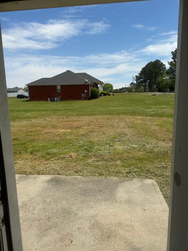 Building Photo - 10435 Wall Triana Hwy
