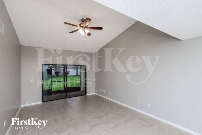Foto del edificio - 1739 Goldfinch Ct