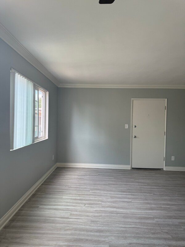 Foto del edificio - 8801 Owensmouth Ave