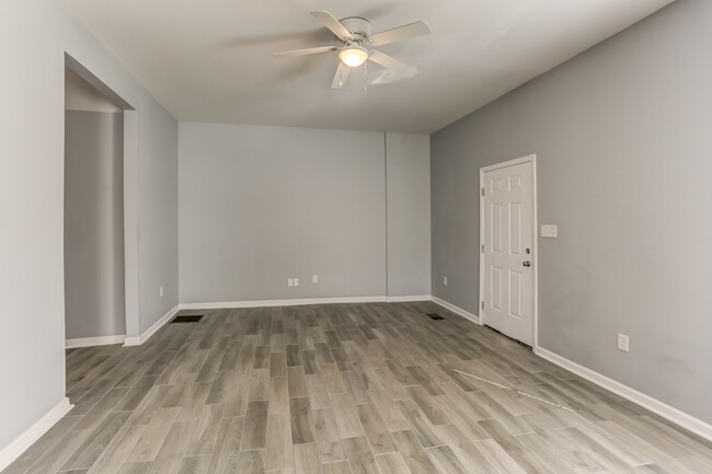 Large Living Area with High Ceilings - 1928 Southern Ave