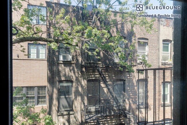 Foto del edificio - 223 Mott St