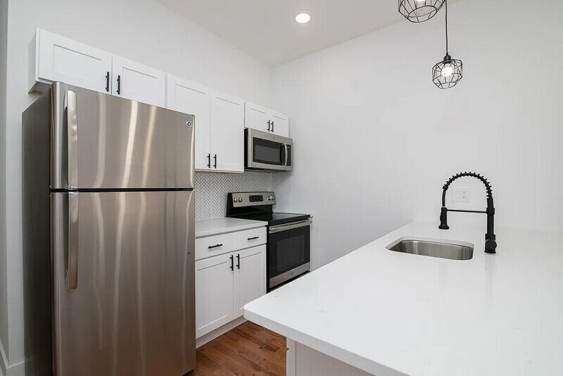 Primary Photo - 3035 W Diamond St