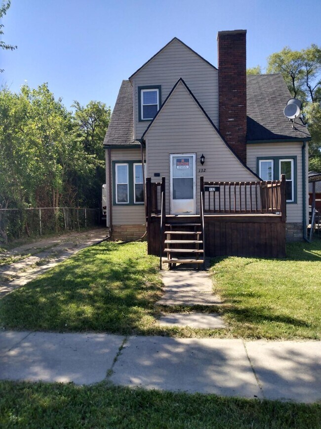 132 E Pierson Rd Flint MI 48505 House Rental In Flint MI 132-e-pierson-rd-flint-mi-48505-house-rental-in-flint-mi