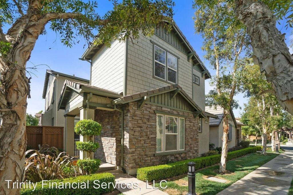 Primary Photo - 4 br, 3 bath House - 193 W Santa Barbara Way