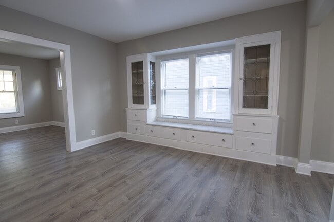 Building Photo - 3574 W 147th St