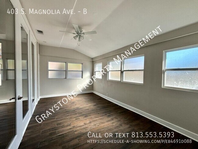 Building Photo - Convenient, accessible, and luxury all in ...