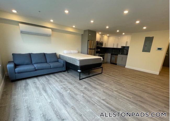 Foto del edificio - 1028a Commonwealth Ave