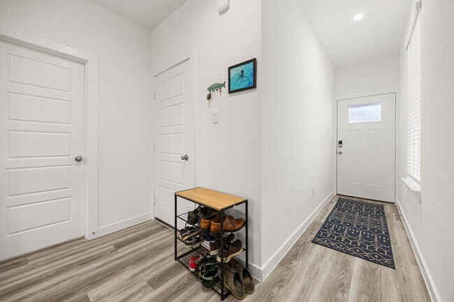 Foto del edificio - 12313 Churchill downs Dr