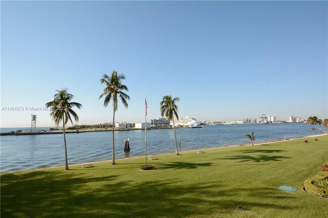 Building Photo - 2100 S Ocean Dr