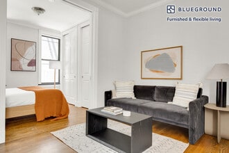 Building Photo - 214 E 25th St