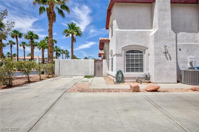 Foto del edificio - 3910 Starfield Ln
