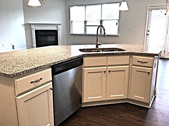 Foto del edificio - 1682 Weatherbrook Cir
