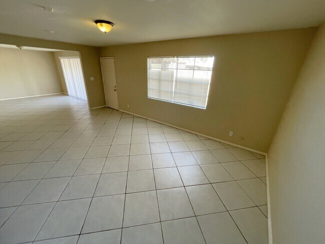 Foto del edificio - 3514 W Maryland Ave