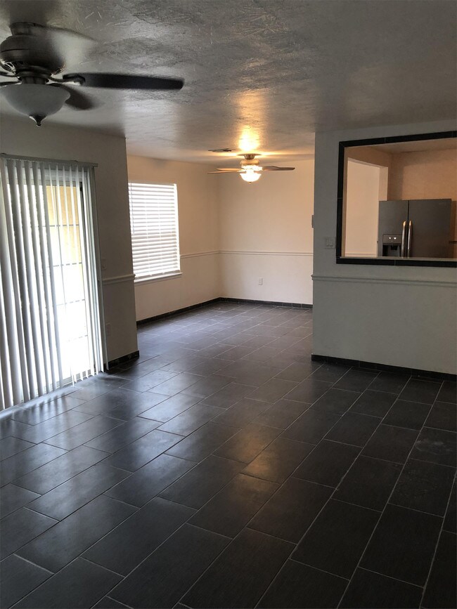 Foto del edificio - 4029 Versailles Dr