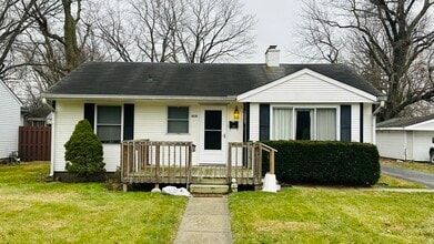 Building Photo - 1031 Field Dr