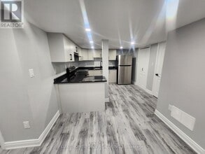 Building Photo - 714 HALBERT Dr