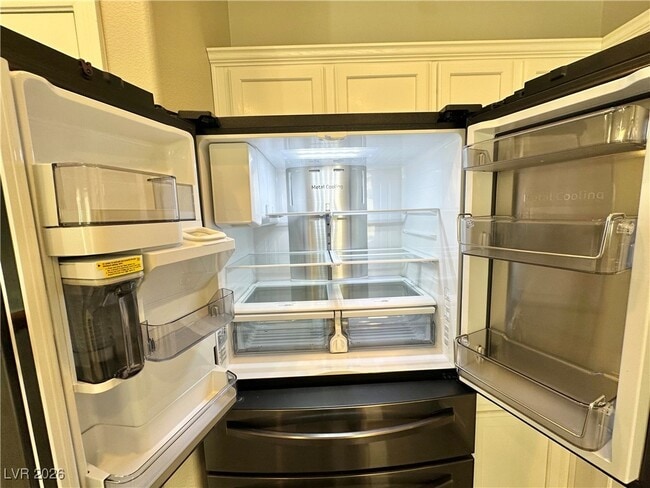 Foto del edificio - 2547 Belgreen St