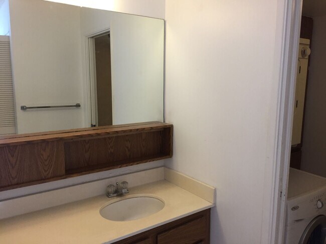 Foto del edificio - Pearl Regency with 2 Parking! Water views!