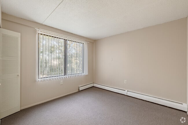 1BR, 1BA - 500SF - Bedroom - Corewell Senior Community LLC
