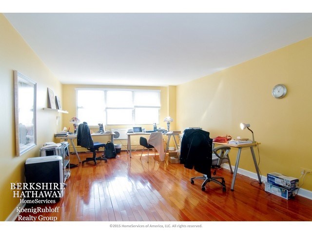 Building Photo - 420 W Belmont Ave