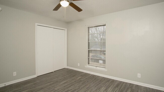 Building Photo - 2708 Monticello Dr NW