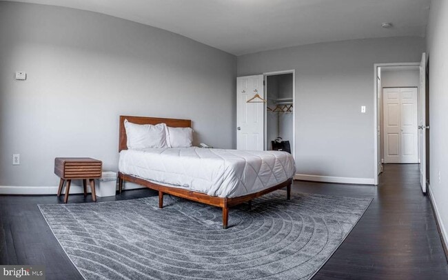 Building Photo - 1300 S Arlington Ridge Rd